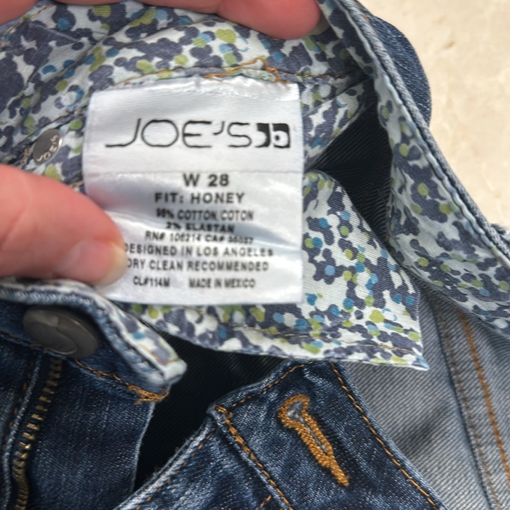 Joe’s jeans. Size 28. Fit is honey. - Picture 2 of 4